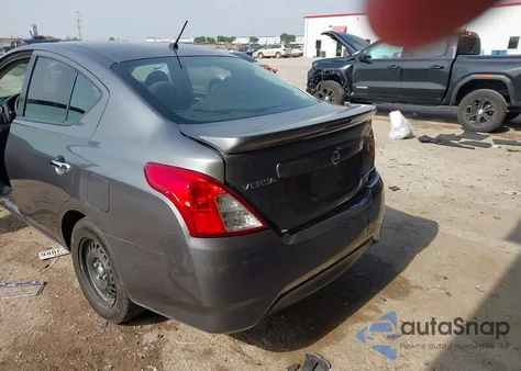 2016 Nissan Versa 1.6 S/1.6 S+/1.6 Sl/1.6 Sv z USA, uszkodzony, nr VIN 3N1CN7APXGL856800